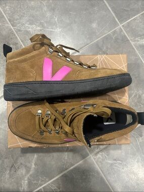 Veja Tan Suede High-Top Sneakers with Pink V